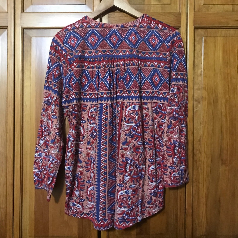 Lucky Geometric Patterned Top - Picture 2 of 3